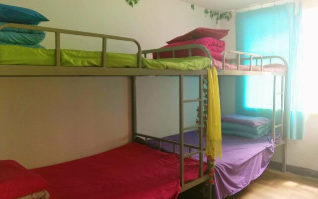 SevenColor Space Hostel