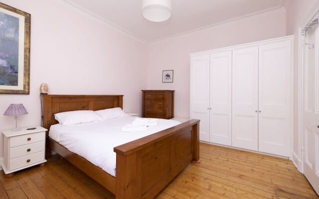 JOIVY Gorgeous 1-Bed Flat With A Shared Garden