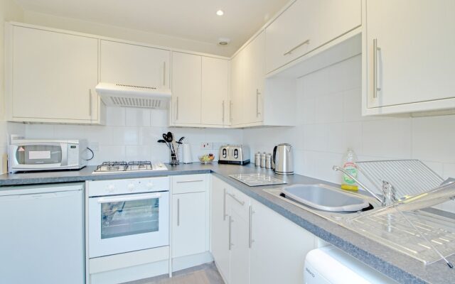 Brighton Getaways - Beach Lodge House