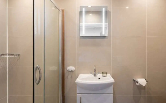 The Kilburn Escape - Modern & Bright 1bdr Apartment With Balcony