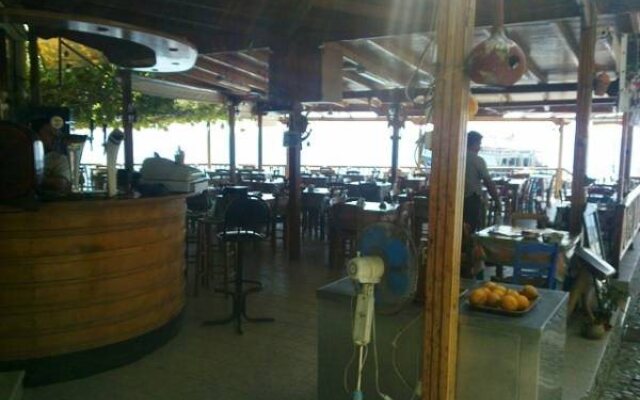 Paralia Rooms