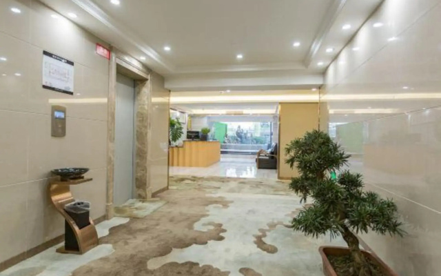 Chengdu Ruijin Garden Holiday Hotel (Chengdu Zoo Branch)