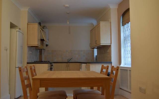 3 Bedroom Bayswater Flat