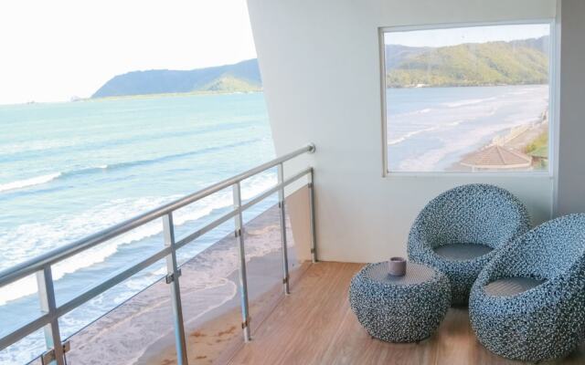 Punta Baler Hotel