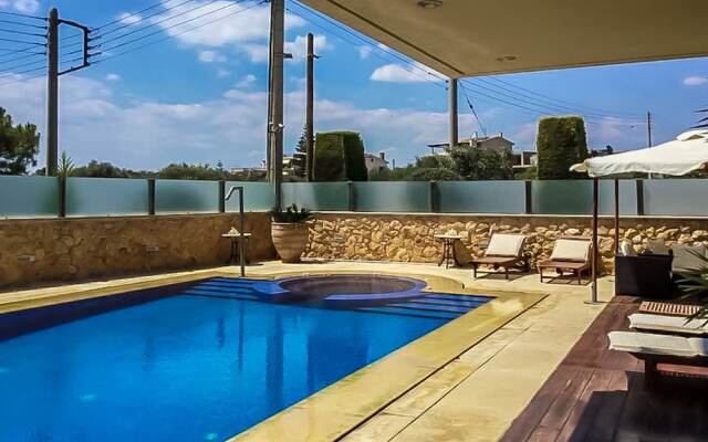 Luxury Apartment in Voula with Pool