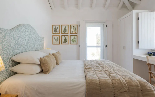 Wooden Villa By Cadenzalux