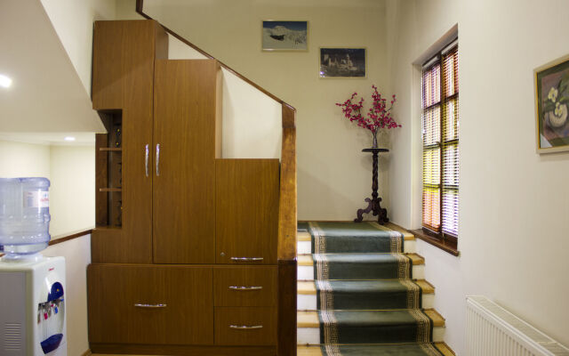 Madera Hotel