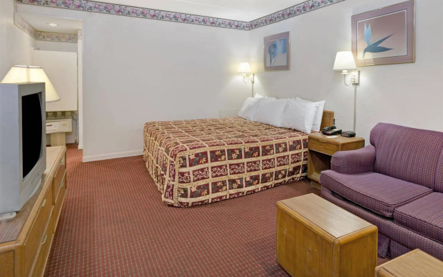 Capt. John Smith Inn