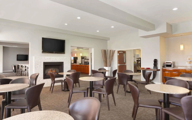 Best Western Plus Peppertree Inn At Omak