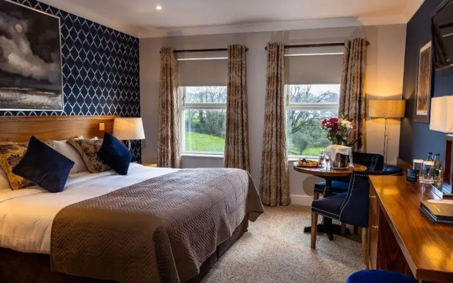 The Lakeside Hotel & Leisure Centre