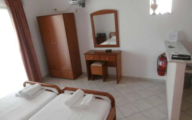 Christina Studios & Apartments