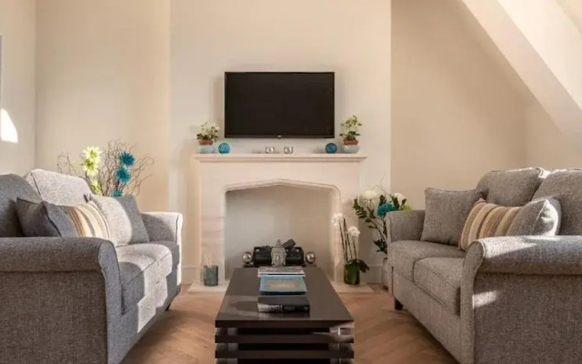 Cathedral Yard - An Exclusive Private Apartment on Cathedral Green, Exeter