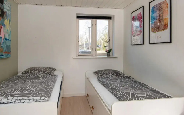 6 Person Holiday Home in Logstor