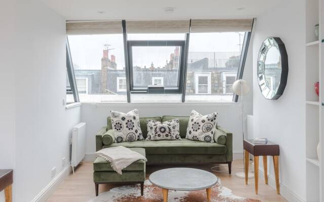 Light-filled Primrose Hill Rooftop Retreat