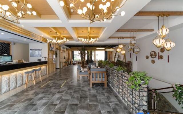 Jingman Night Light Inn