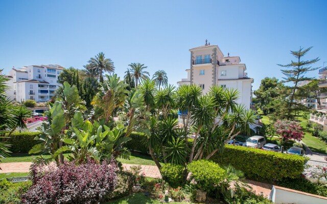 OleHolidays Medina Garden Puerto Banús 100 m. Playa
