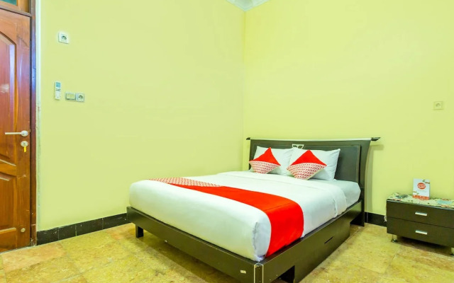 Senaz Residence by OYO Rooms