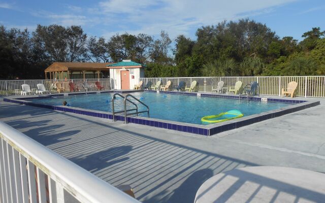 Executive Garden Titusville Hotel