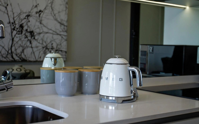 Ellipse Waterfall Executive Apartment - 612