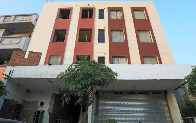 OYO 625 Dev Palace