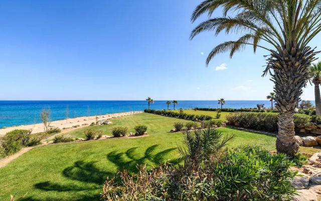 Royal Beachfront Villa