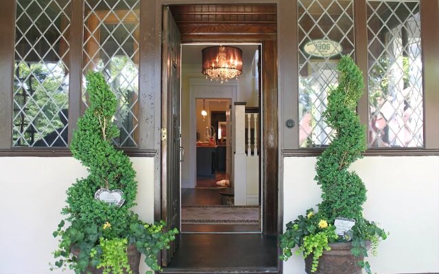 At Home B&B at Rose Manor by Elevate Rooms