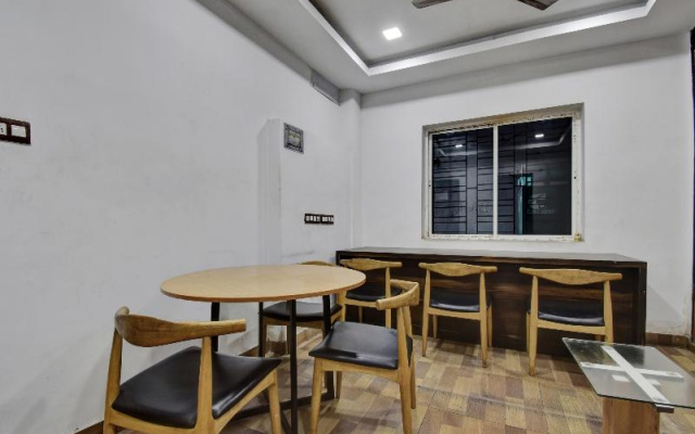 OYO 78582 SilverKey Hotel Mayfair Tower