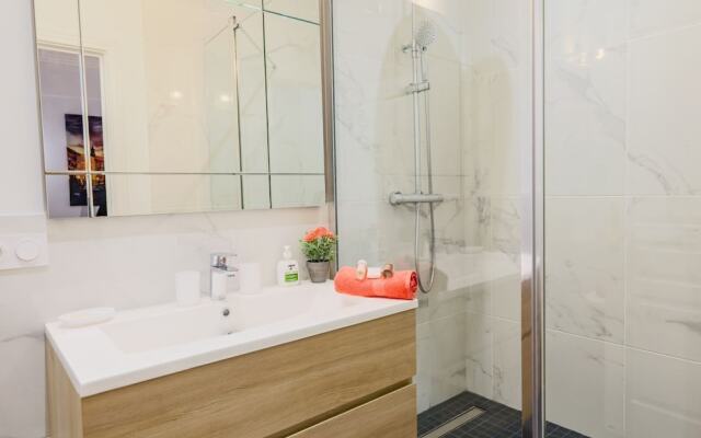 SQUARE MEYERBEER AP4178 By Riviera Holiday Homes