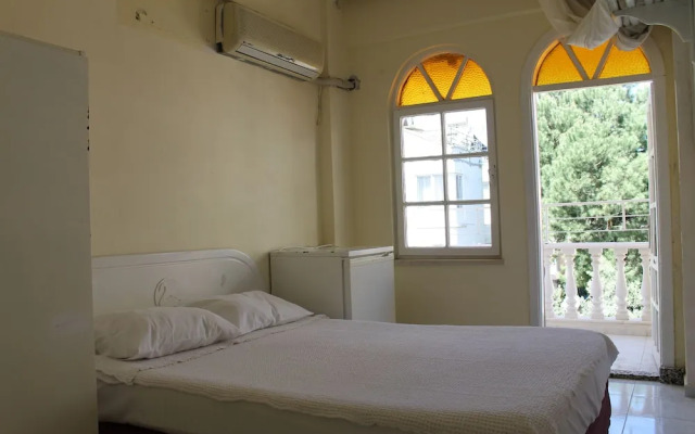 DM Hotel