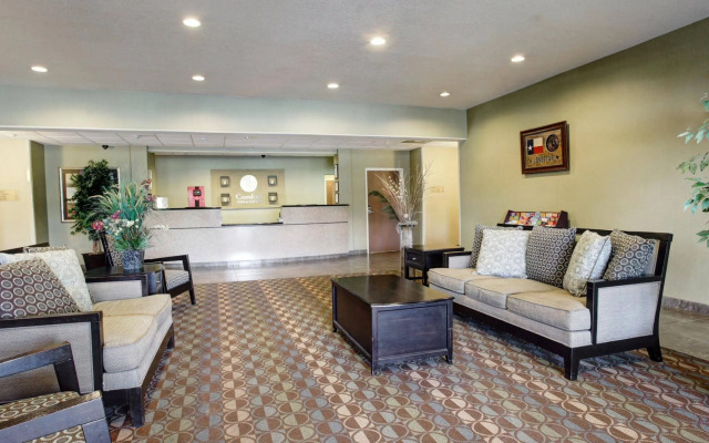 Spark by Hilton Selma