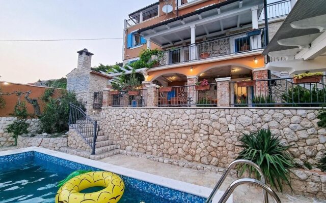 Luxe House