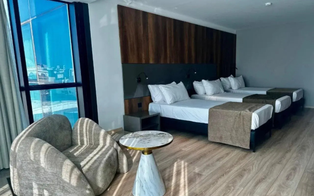 ONYX By Luna Hotel