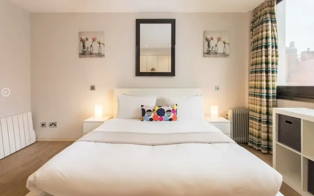 Oxford Street Apartment