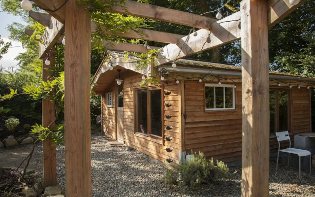 The elbowroom escape