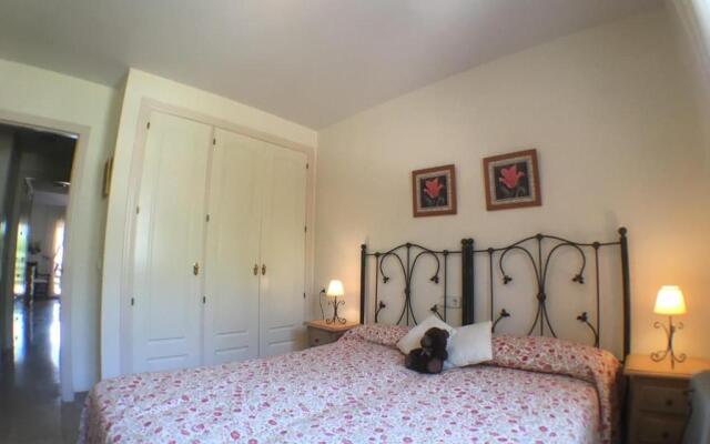 2236-Lovely groundfloor with pool view