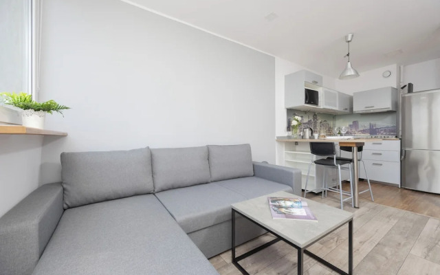 Al. Jana Pawła II Apartment by Renters