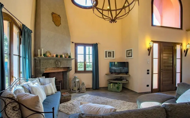 Lavish Peccioli Villa