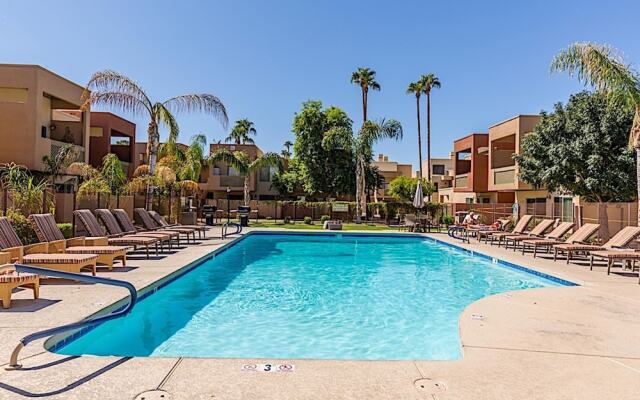 Sunscape Getaway 1BR by Casago