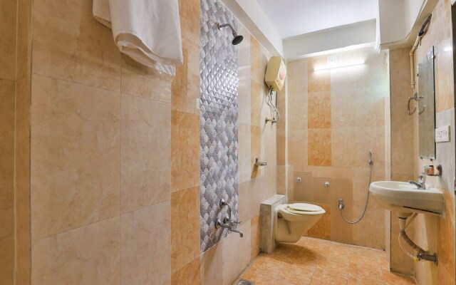 OYO 14942 Hotel Maple Leaf