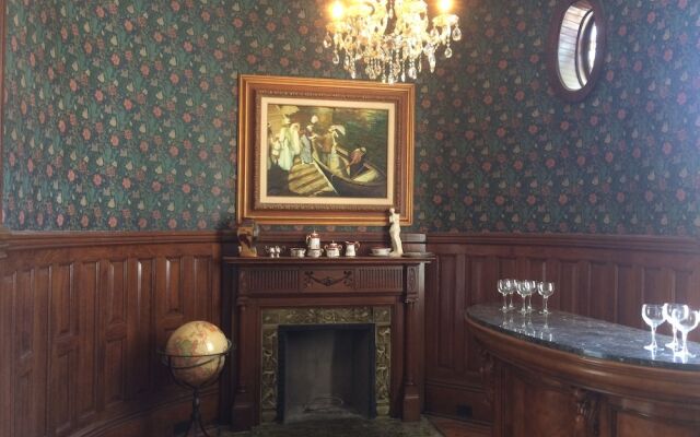 Godley Manor