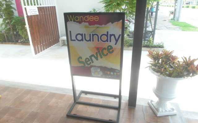 Wandee Bed and Breakfast - Hostel