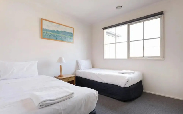 Lamplighter Motel