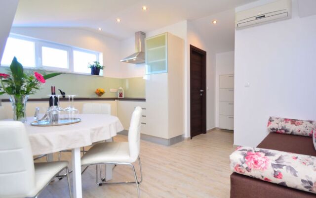 Apartment Rina Paros 22746