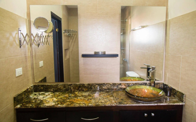 New Kingston Apartment at The Palms