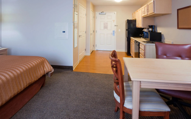 Candlewood Suites Milwaukee Brown Deer by IHG