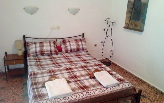 Nikos Rooms