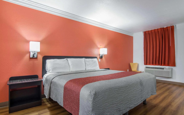 Motel 6 Marshall, TX