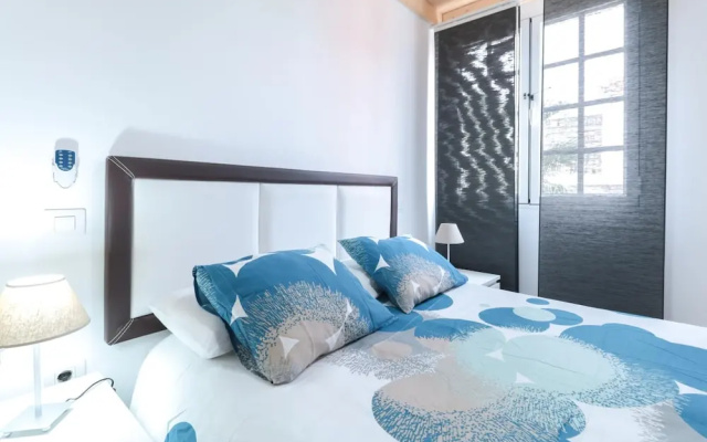 #1 Private Room Renovated Apt Habi