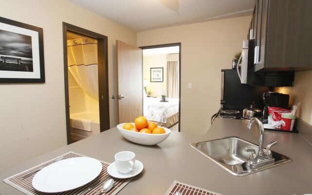 Pomeroy Inn & Suites at Olds