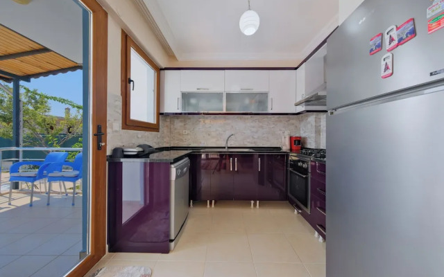 Talia deniz manzaralı 4 odalı lüks Villa